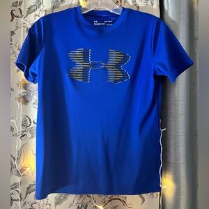 Blue Boys Loose-Fit Under Armour Shirt- Size Medium in EUC.